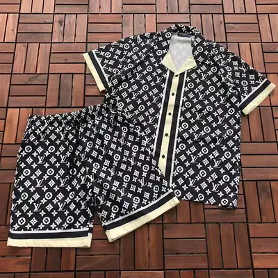 TOP￥~85 PANTS￥~85 L🔥T-SHIRT SHIRT SHORTS 77032616 (im 176CM 58KG iwear size L in the photo)