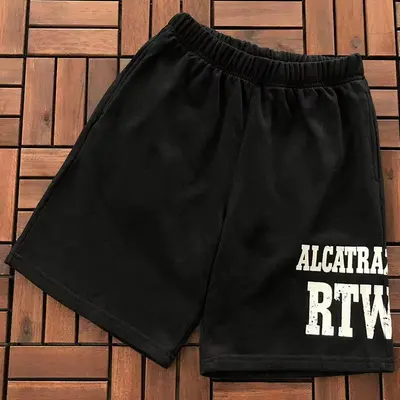 ￥~95 C🔥RT🔥🔥Z SHORTS 77032903 (im 185CM 80KG iwear size M in the photo)