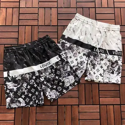 ￥~85 L🔥 SHORTS 77040160 (im 185CM 80KG iwear size L in the photo)