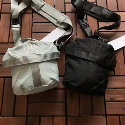 ¥~79 C.P. BAG 77040406 (长17CM*宽17CM*高8CM)