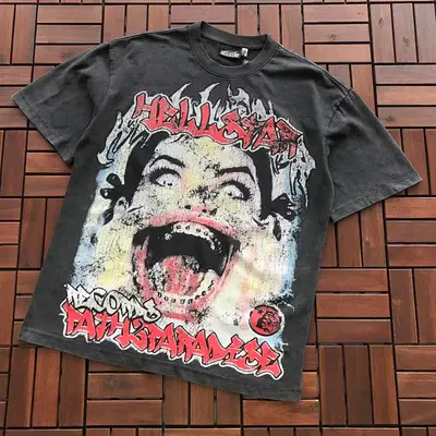 ￥~89 HELLSTAR T-SHIRT 77040677 (im 176CM 58KG iwear size M in the photo)