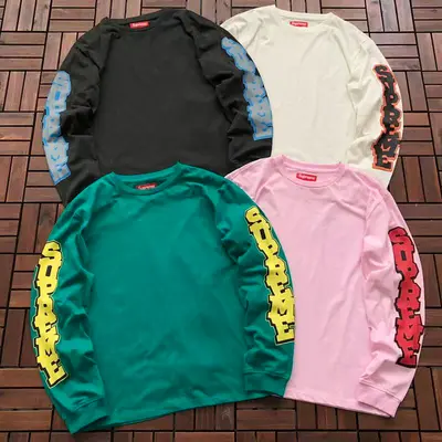 ¥179 S🔥P🔥E🔥E LONG-SLEEVE 88040915 (im 185CM 70KG iwear size S in the photo)