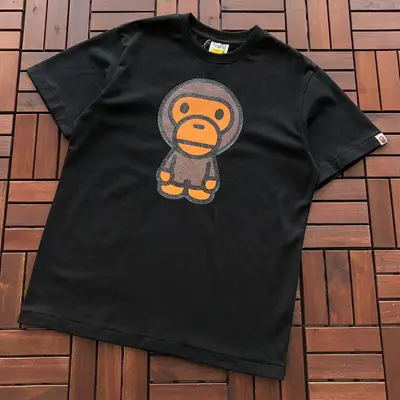 ￥~109 BAPE T-SHIRT 55041126 (im 185CM 70KG iwear size M in the photo)