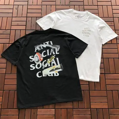 ￥ ~ 85 ANTI SOCIAL SOCIAL CLUB T-SHIRT 55041122 (im 185CM 70KG iwear size L in the photo)