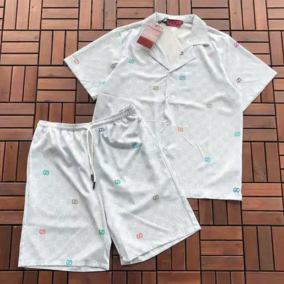 ￥~179 G🔥C🔥I T-SHIRT SHIRT SHORTS 77041361 (im 185CM 80KG iwear size L in the photo)