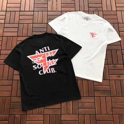 ￥ ~ 85 ANTI SOCIAL SOCIAL CLUB T-SHIRT 55041584 (im 185CM 70KG iwear size M in the photo)