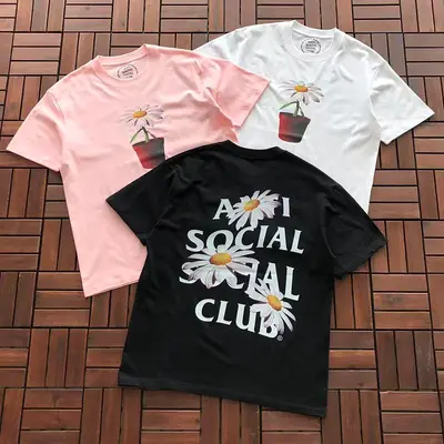 ￥~85 ANTI SOCIAL SOCIAL CLUB T-SHIRT 55041626 (im 185CM 70KG iwear size M in the photo)