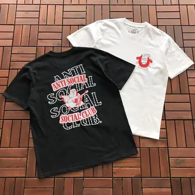¥~85 ANTI SOCIAL SOCIAL CLUB T-SHIRT 55041624 (im 185CM 70KG iwear size M in the photo)