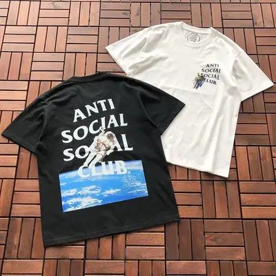 ¥ ~ 85 ANTI SOCIAL SOCIAL CLUB T-SHIRT 55041527 (im 180CM 68KG iwear size M in the photo)