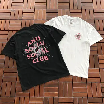 ¥~85 ANTI SOCIAL SOCIAL CLUB T-SHIRT 55041600 (im 185CM 70KG iwear size M in the photo)