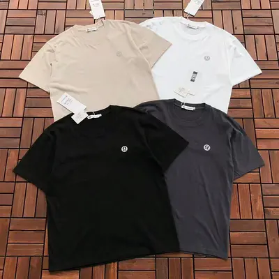 ￥~129 L🔥🔥UL🔥M🔥N T-SHIRT 66041526 (im 185CM 70KG iwear size M in the photo)
