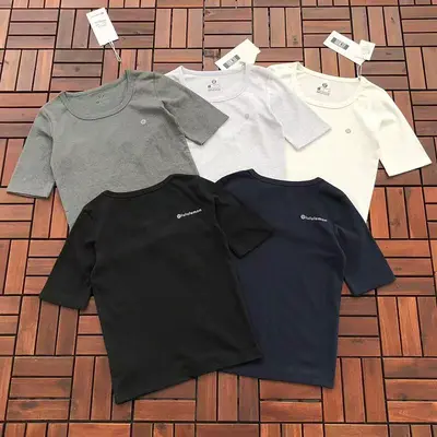 ￥~129 L🔥🔥UL🔥M🔥N T-SHIRT WOMAN 66041525