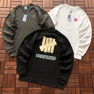 ￥125 UNDEFEATED LONG-SLEEVE 88041514 (im 185CM 80KG iwear size L in the photo)