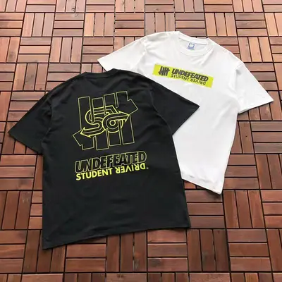 ¥~85 UNDEFEATED T-SHIRT 55041745 (im 185CM 80KG iwear size L in the photo)
