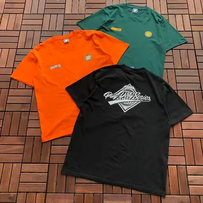 ¥ ~ 85 UNDEFEATED T-SHIRT 55041740 (im 185CM 80KG iwear size L in the photo)