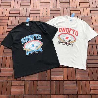 ￥ ~ 85 UNDEFEATED T-SHIRT 55041744 (im 185CM 80KG iwear size L in the photo)