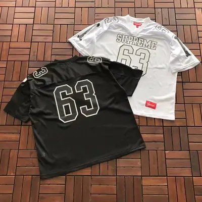 ￥~109 S🔥P🔥E🔥E T-SHIRT 77041622 (im 185CM 70KG iwear size M in the photo)