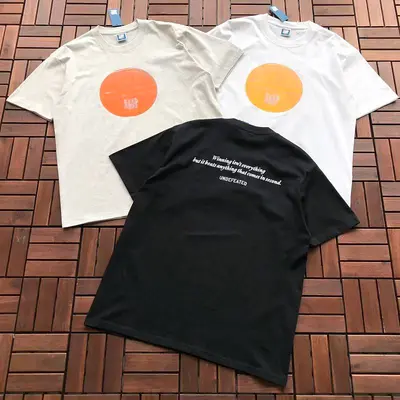 ￥ ~ 85 UNDEFEATED T-SHIRT 55041739 (im 185CM 80KG iwear size L in the photo)
