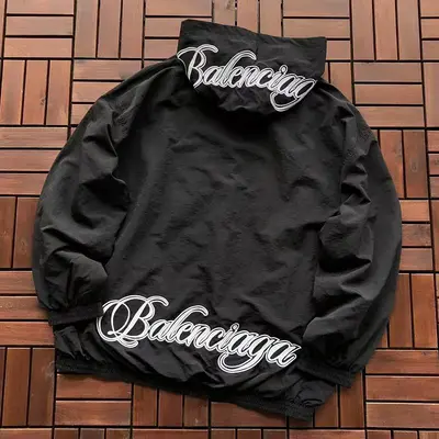 ¥195 B🔥L🔥🔥🔥IA🔥A JACKET 88041608 (im 180CM 68KG iwear size 48 in the photo)
