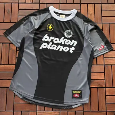 ¥ ~ 118 BROKEN PLANET T-SHIRT 55042091 (im 185CM 80KG iwear size L in the photo)