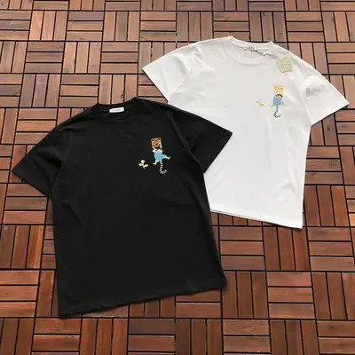 ¥135 L🔥E🔥🔥 T-SHIRT 88042020 (im 185CM 80KG iwear size S in the photo)
