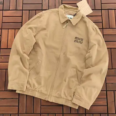 ￥~256 M🔥U M🔥U JACKET 66042151 (im 176CM 58KG iwear size S in the photo)
