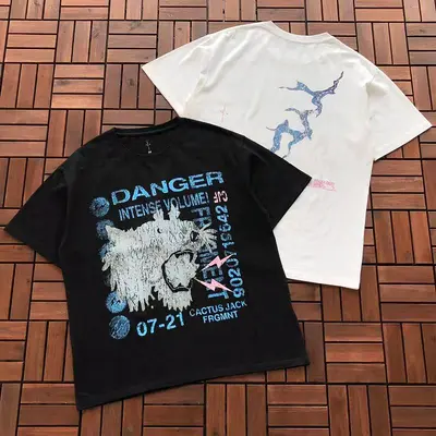 ¥~79 TRAVIS SCOTT T-SHIRT 77042124 (im 185CM 80KG iwear size M in the photo)