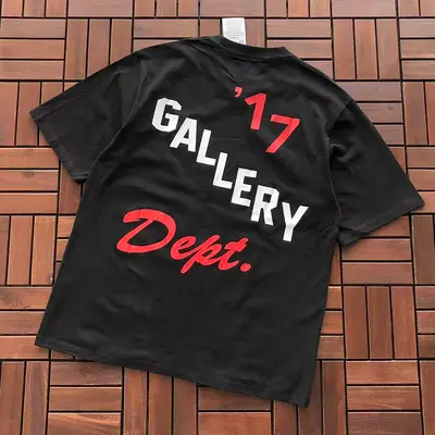 ￥~85 GALLERY DEPT T-SHIRT 77042630 (im 176CM 58KG iwear size M in the photo)