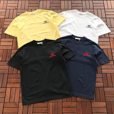 ￥~115 VALENTINO T-SHIRT 55042803 (im 185CM 70KG iwear size M in the photo)