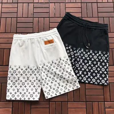 ￥~175 L🔥SHORTS 66042933 (im 185CM 80KG iwear size L in the photo)