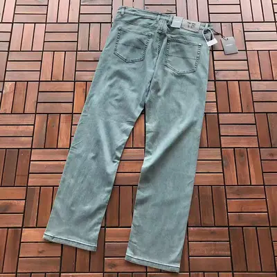 ￥~226 TOM FORD JEANS 66043042 (im 185CM 80KG iwear size 34 in the photo)