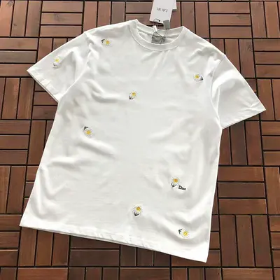 ￥~175 D🔥O🔥 T-SHIRT 77050309 (im 185CM 70KG iwear size M in the photo)