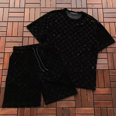TOP¥~95 PANTS¥~109 L🔥T-SHIRT SHORTS 55050321 (im 185CM 70KG iwear size L in the photo)