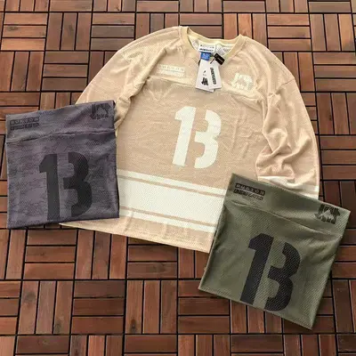 ¥ 179 UNDEFEATED & BURTON LONG-SLEEVE 88050325 (im 185CM 80KG iwear size M in the photo)