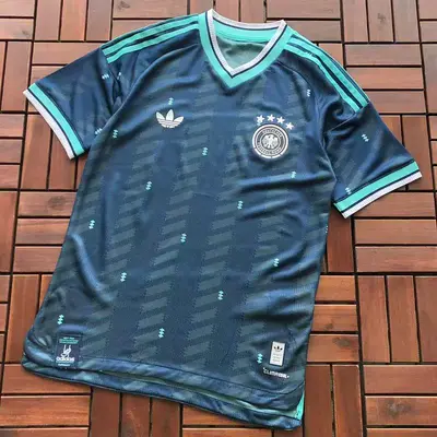 ￥~85 FOOTBALL T-SHIRT 55050650 (im 185CM 70KG iwear size M in the photo)