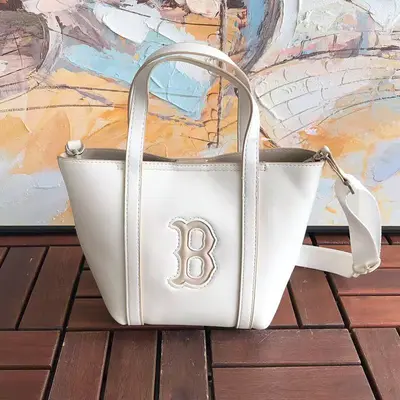 ¥~115 MLB BAG 66050737 (长26CM*宽18CM*高10CM)