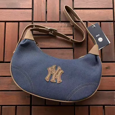 ¥~109 MLB BAG 66050732 (长28CM*宽14CM*高6CM)