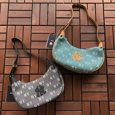 ¥~109 MLB BAG 66050727(长28CM*宽14CM*高6CM)