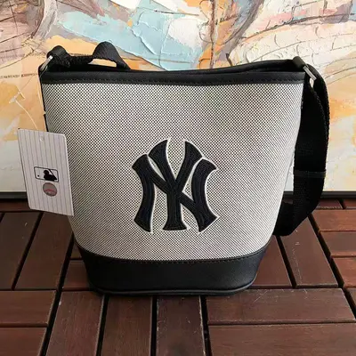 ¥~99 MLB BAG 66050734 (长25CM*宽23CM*高13CM)