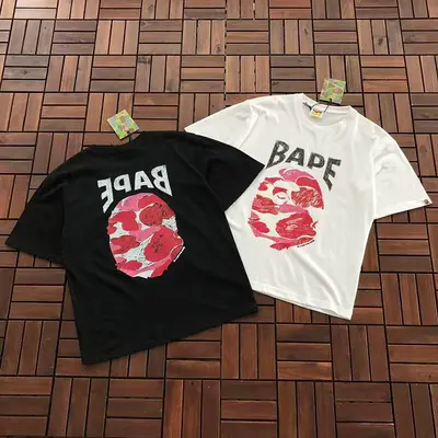 ￥~95 BAPE T-SHIRT 55050830 (im 185CM 70KG iwear size S in the photo)
