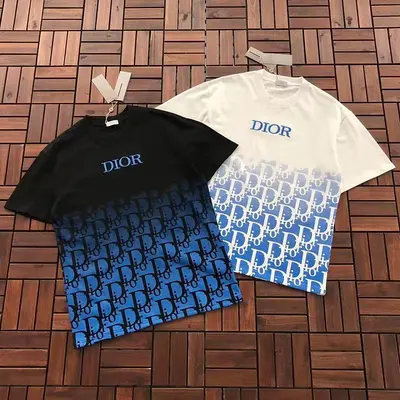 ￥~105 D🔥O🔥 T-SHIRT 77051028 (im 180CM 68KG iwear size M in the photo)