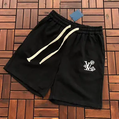 ￥~169 L🔥SHORTS 66051055 (im 185CM 70KG iwear size L in the photo)