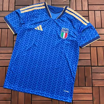 ￥ ~ 59 FOOTBALL T-SHIRT 55051144 (im 185CM 80KG iwear size M in the photo)