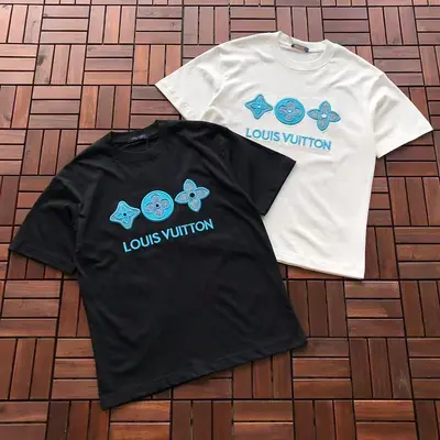 ￥~135 L🔥T-SHIRT 77051324 (im 185CM 70KG iwear size M in the photo)