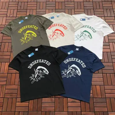 ¥~85 UNDEFEATED T-SHIRT 55051406 (im 185CM 80KG iwear size M in the photo)