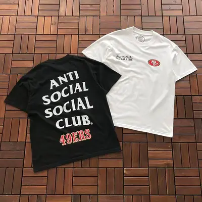 ￥~85 ANTI SOCIAL SOCIAL CLUB T-SHIRT 55051817 (im 185CM 70KG iwear size M in the photo)