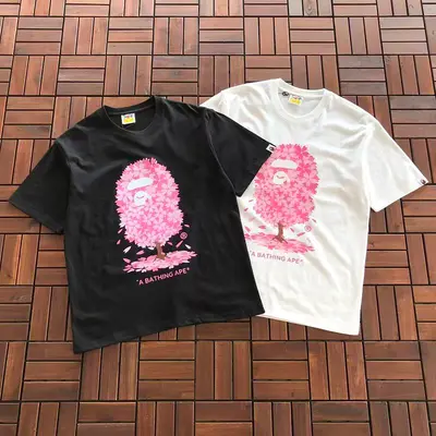 ￥~89 BAPE T-SHIRT 11112414 (im 176CM 58KG iwear size M in the photo)