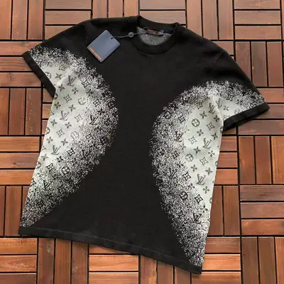 ¥~195 L🔥T-SHIRT SWEATER 66052224 (im 185CM 80KG iwear size M in the photo)