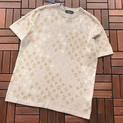 ¥~195 L🔥T-SHIRT SWEATER 66052226 (im 185CM 80KG iwear size M in the photo)