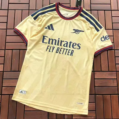 ¥ ~ 65 FOOTBALL T-SHIRT 55052544 (im 185CM 80KG iwear size M in the photo)